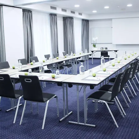 Intercityhotel Frankfurt Airport 4* Frankfurt nad Menem