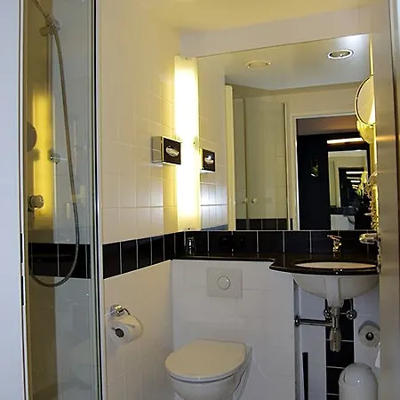 Intercityhotel Frankfurt Airport Hotel 4*