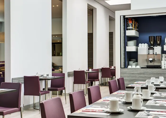 Отель Intercityhotel Frankfurt Airport 4*