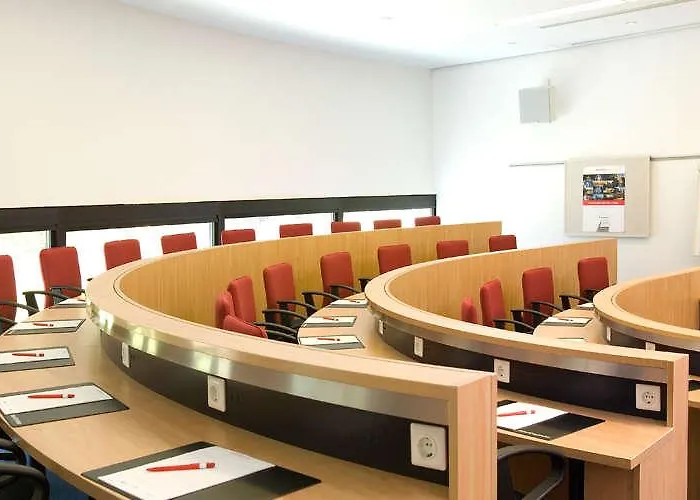 Intercityhotel Frankfurt Airport Otel Frankfurt am Main