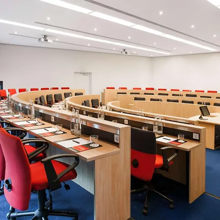 Intercityhotel Frankfurt Airport Szálloda 4*