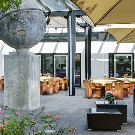 Intercityhotel Frankfurt Airport Hotel 4*