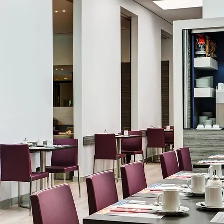 Intercityhotel Frankfurt Airport Hotel 4*